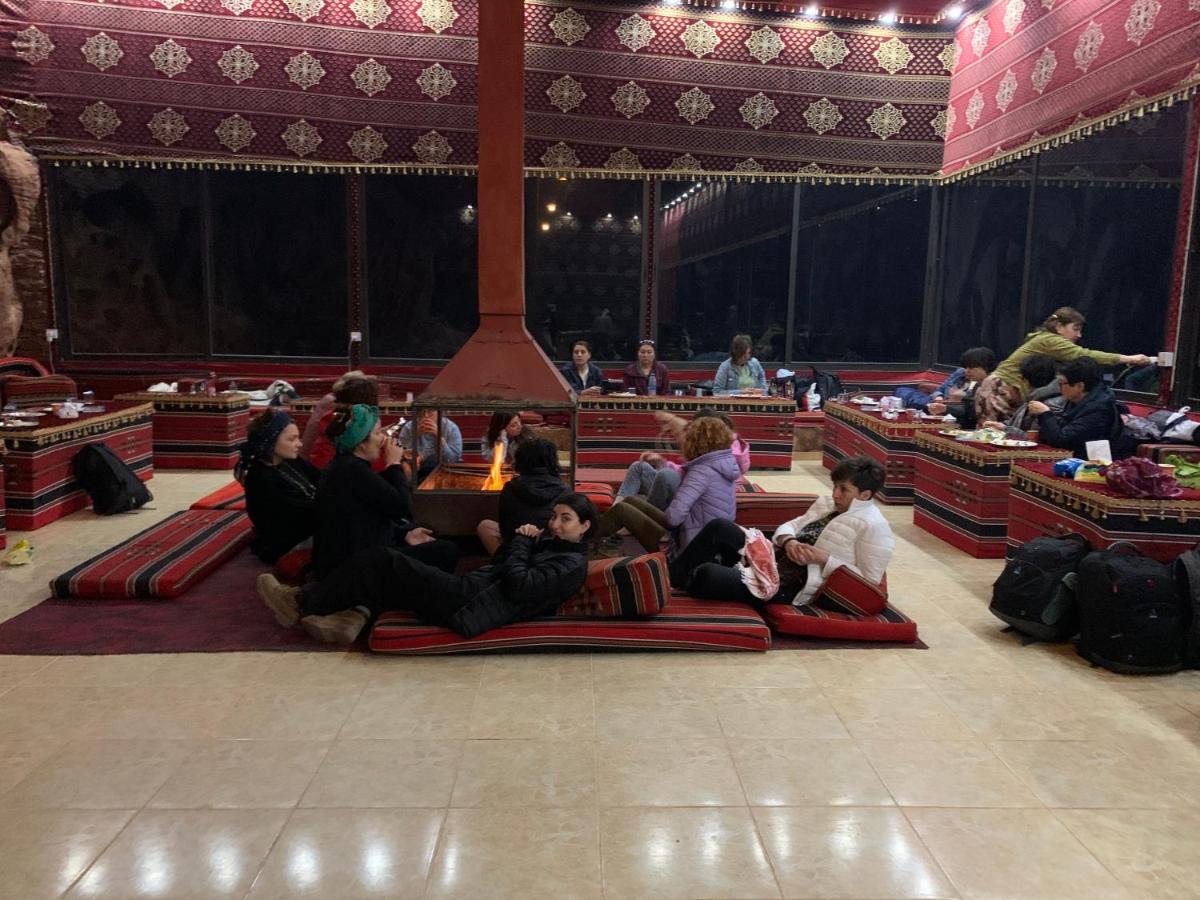 Wadi Rum Travel Camp エクステリア 写真
