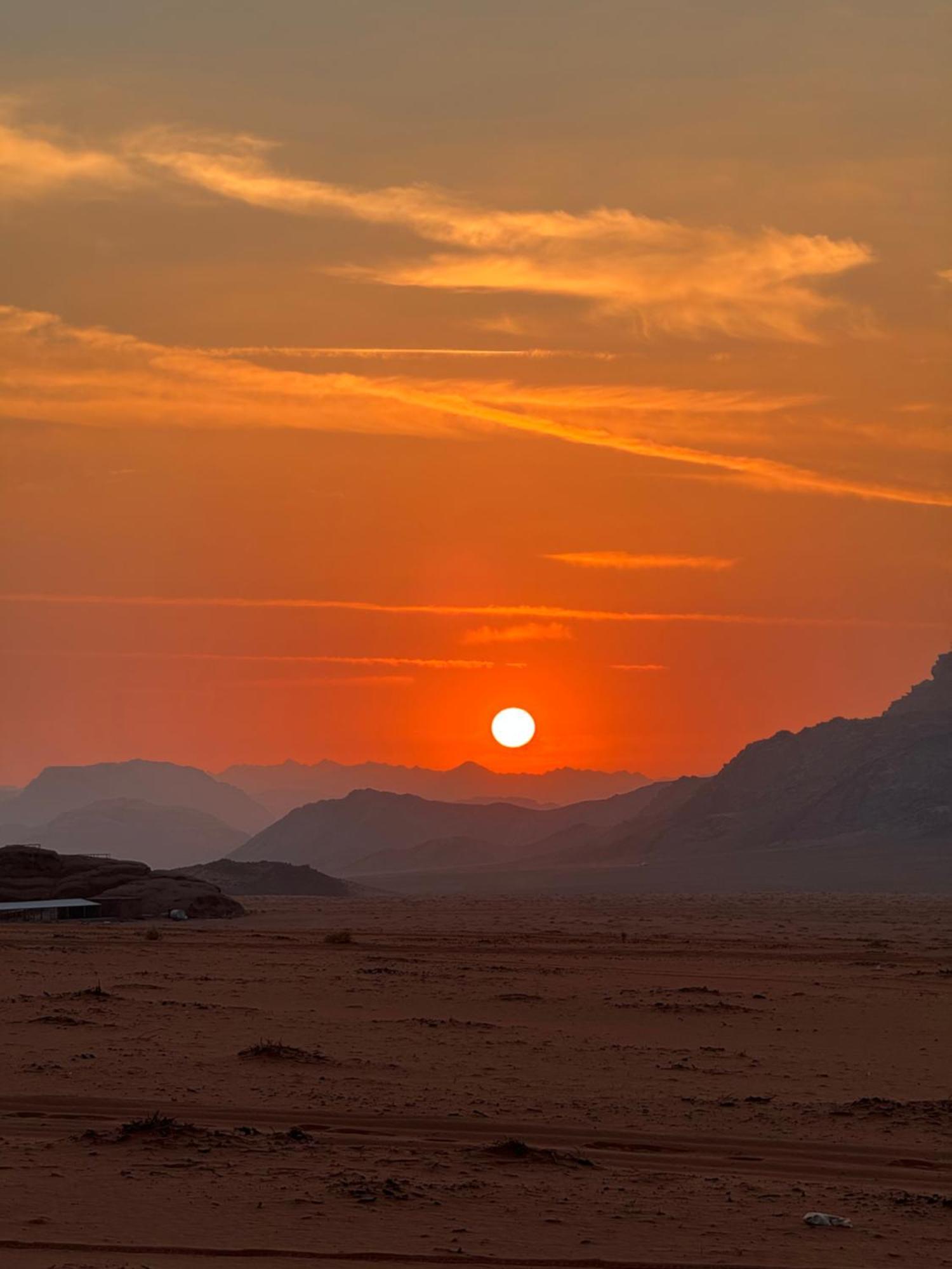 Wadi Rum Travel Camp エクステリア 写真