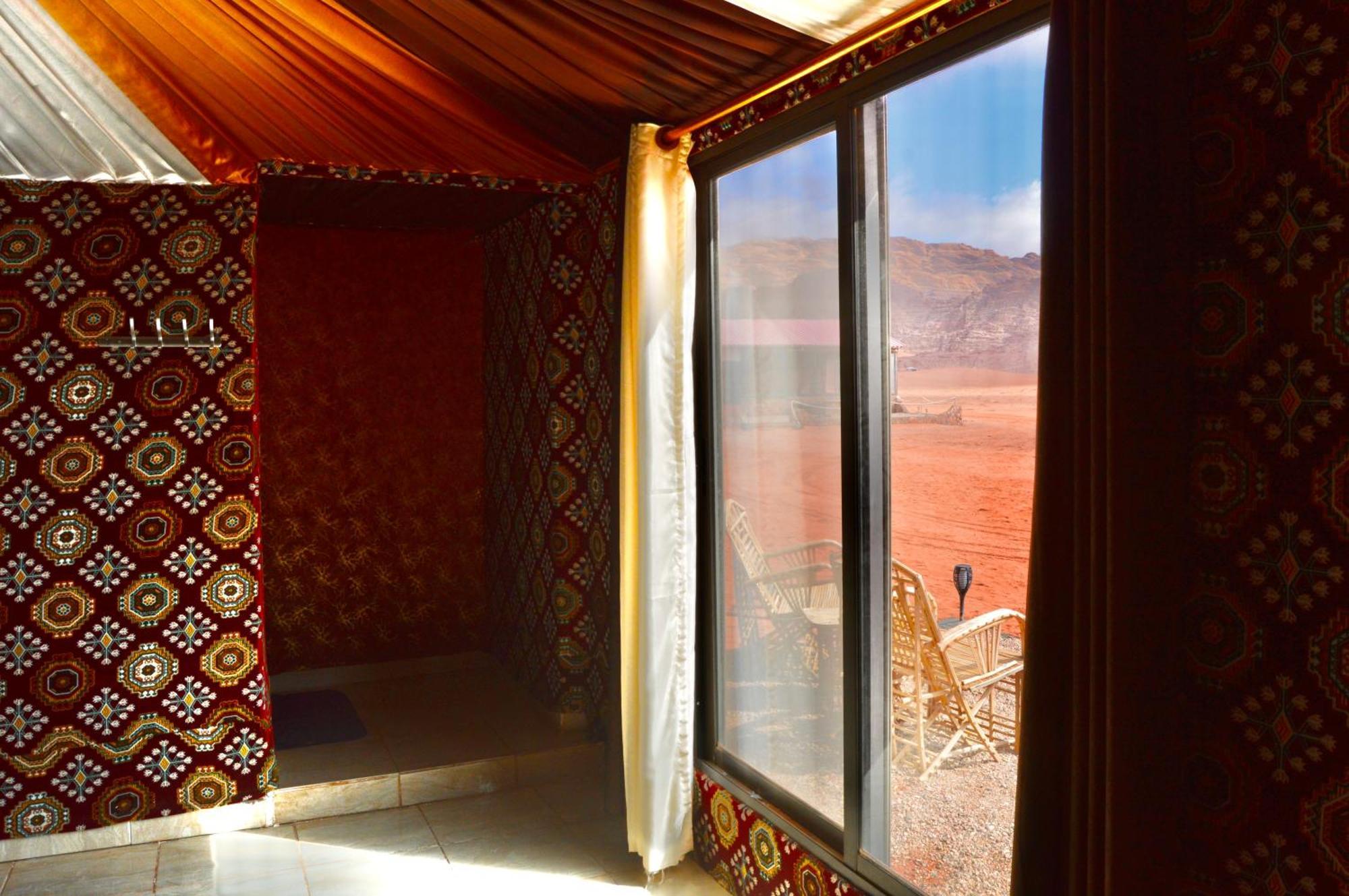 Wadi Rum Travel Camp エクステリア 写真