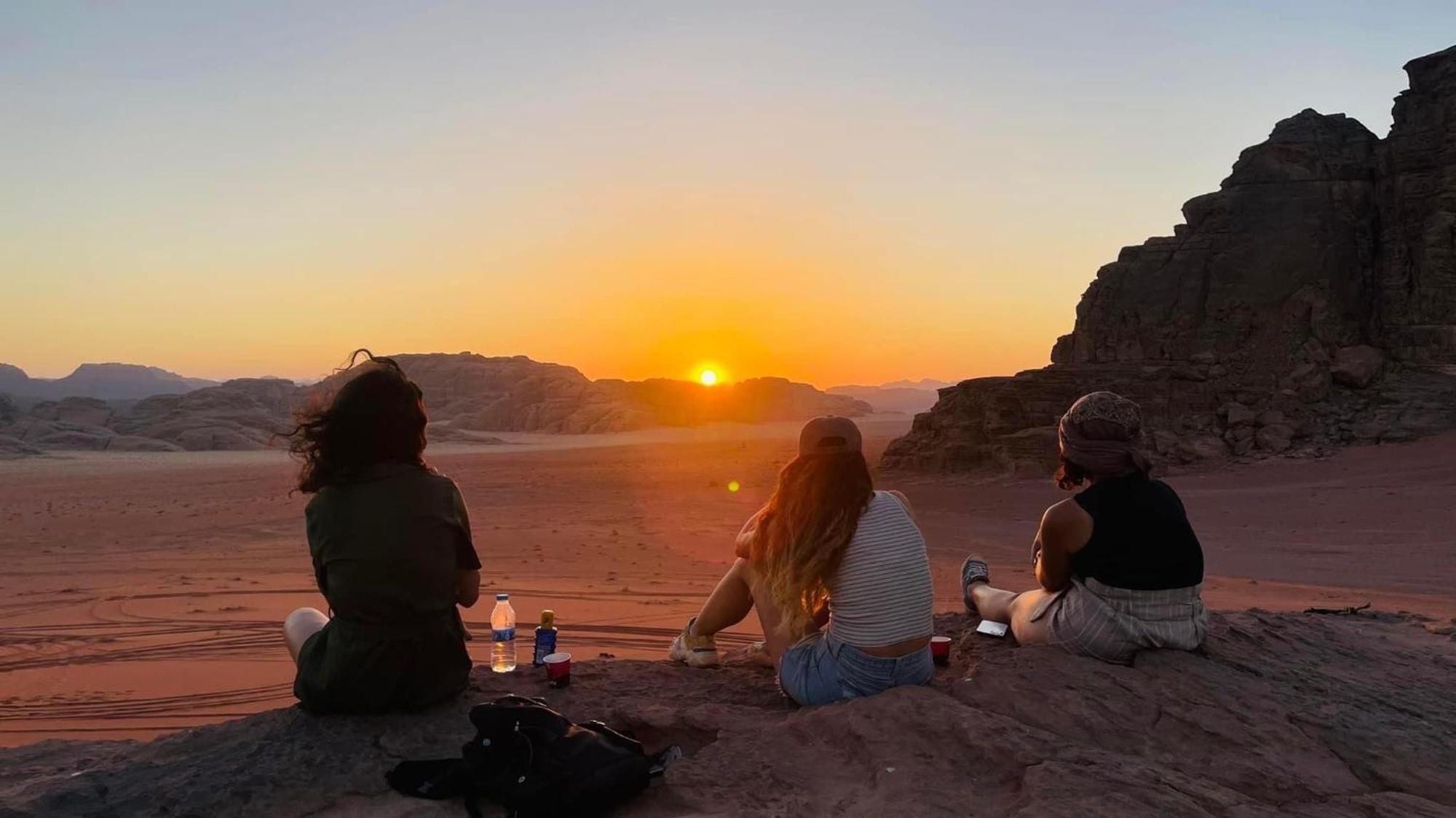 Wadi Rum Travel Camp エクステリア 写真
