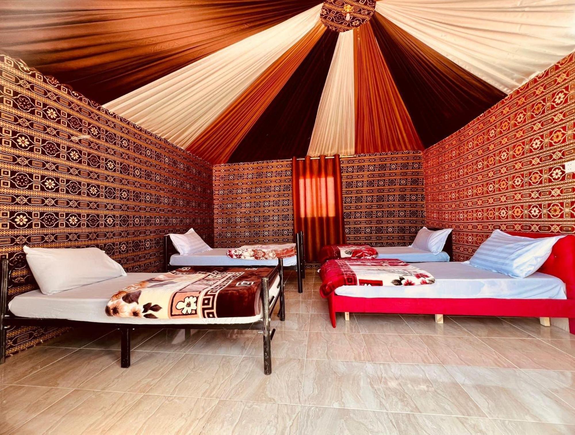 Wadi Rum Travel Camp エクステリア 写真