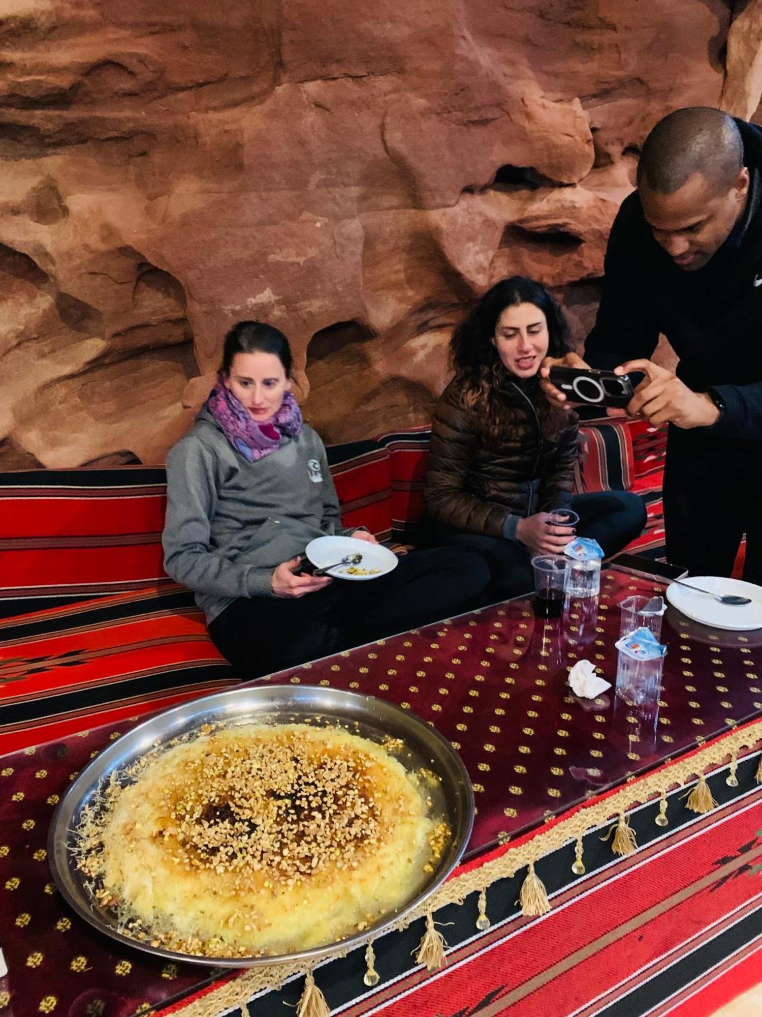 Wadi Rum Travel Camp エクステリア 写真